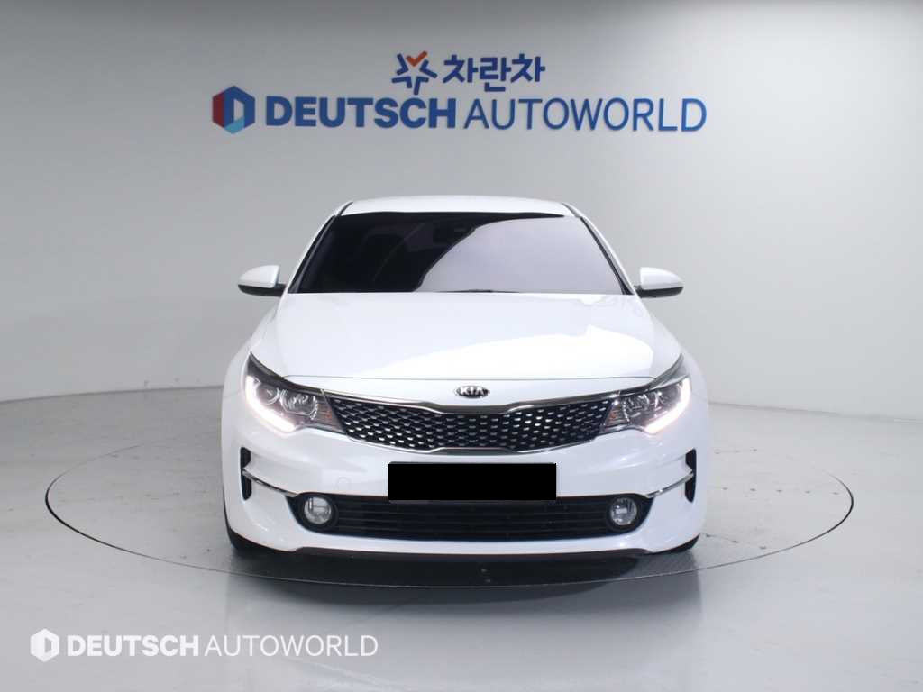Kia K5 — photo 03