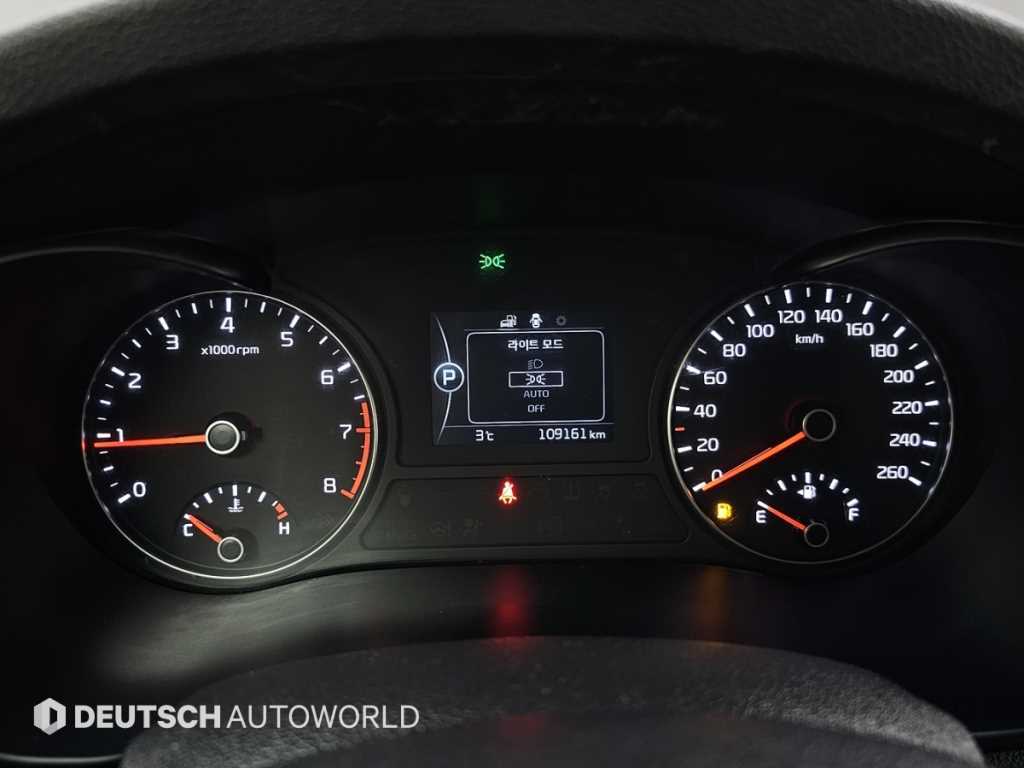 Kia K5 — photo 08