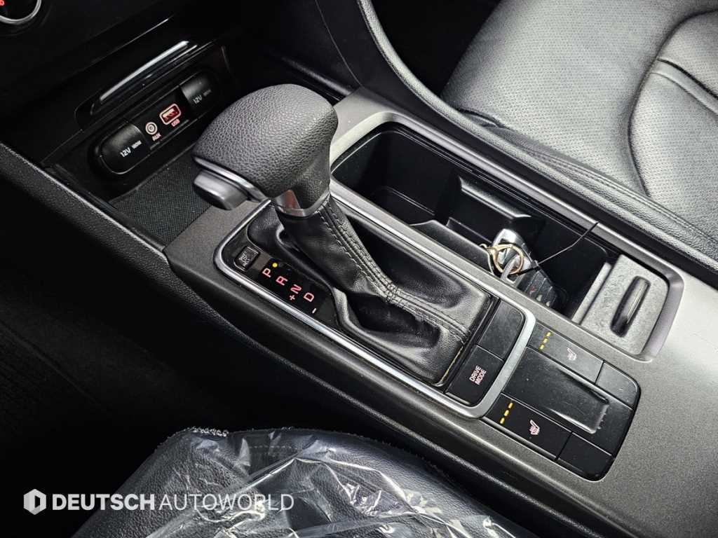 Kia K5 — photo 09