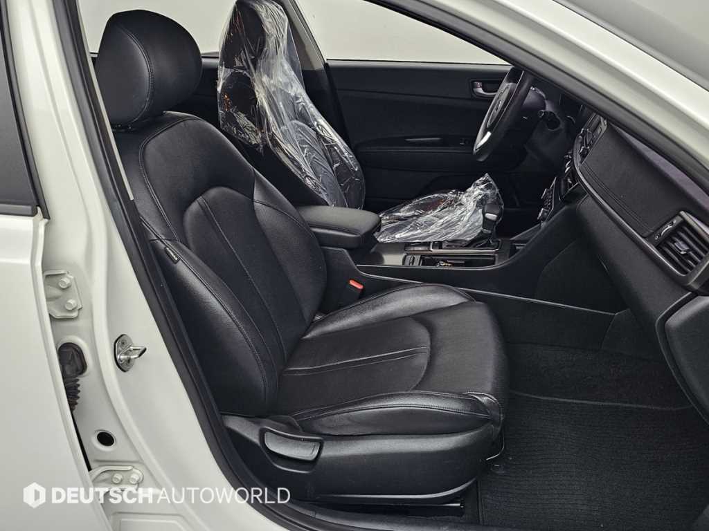 Kia K5 — photo 10