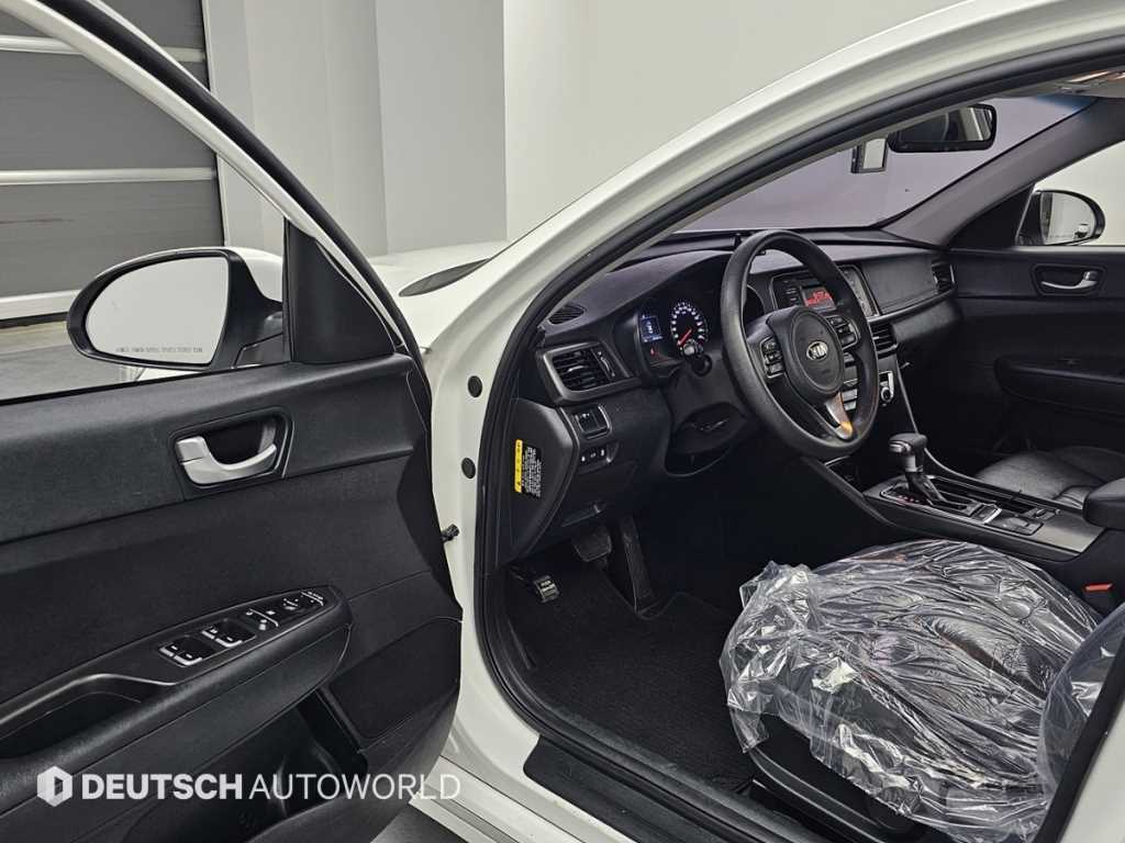 Kia K5 — photo 11