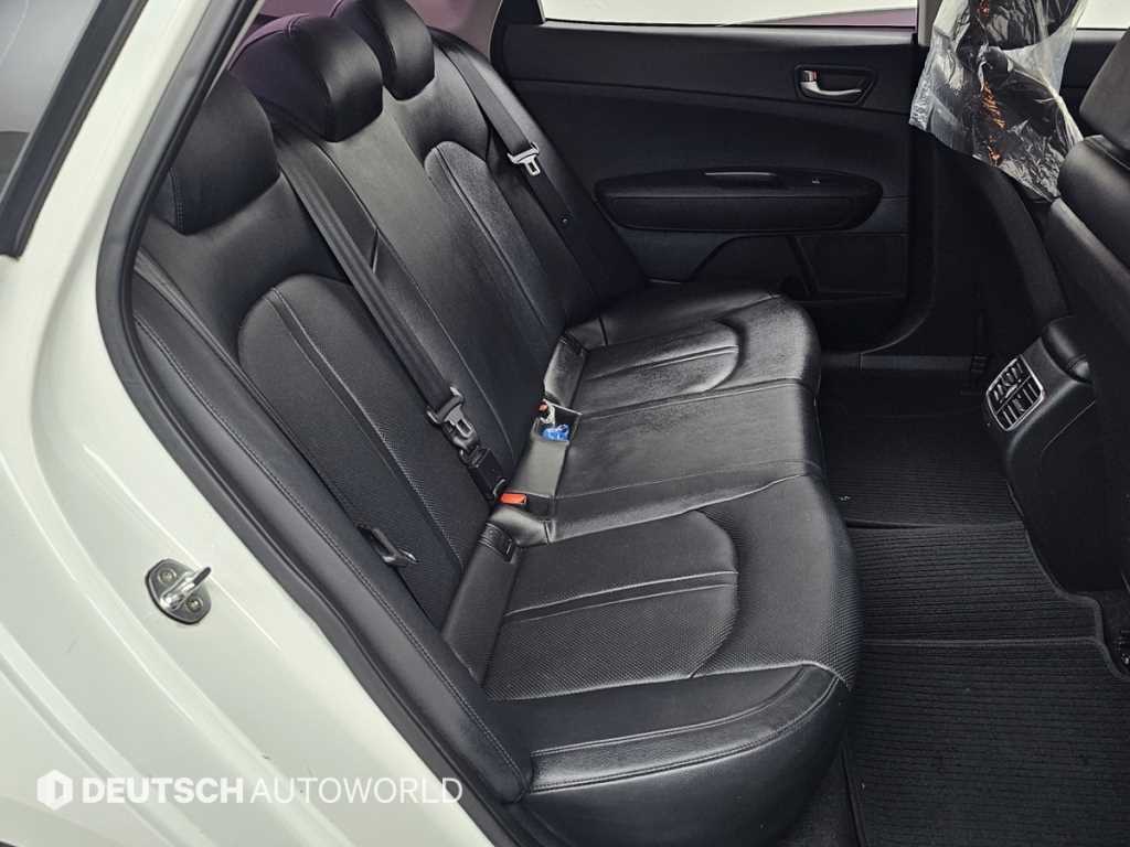 Kia K5 — photo 12