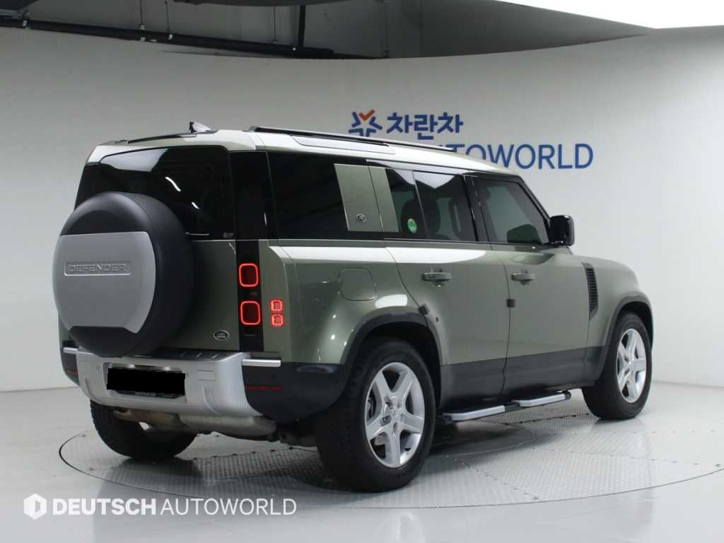 Land Rover Defender — photo 02