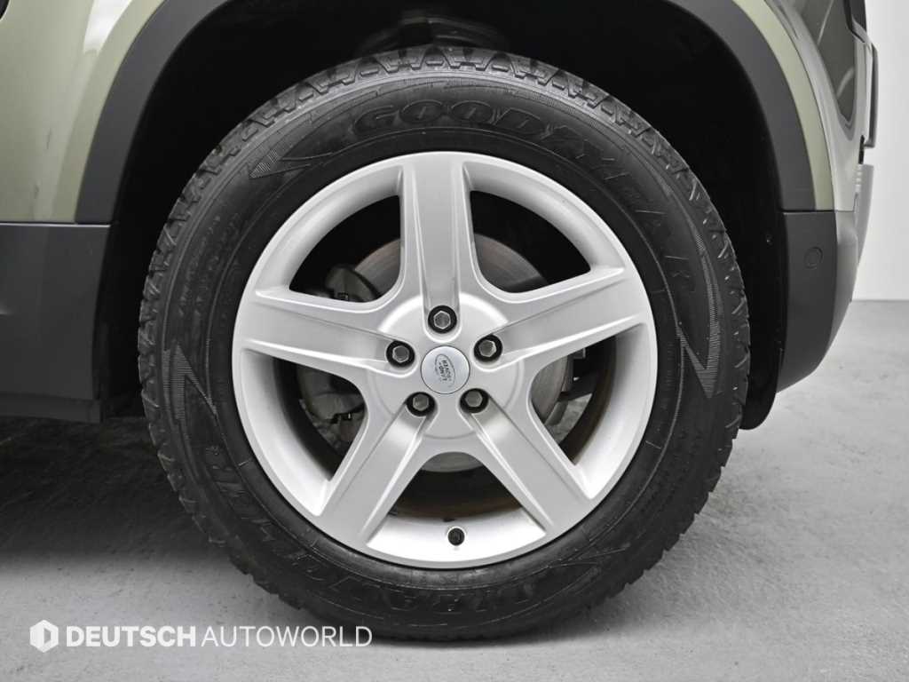 Land Rover Defender — photo 05