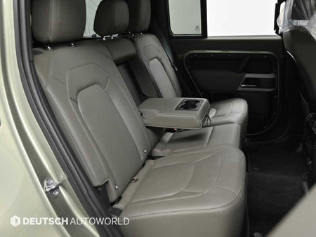 Land Rover Defender — photo 12