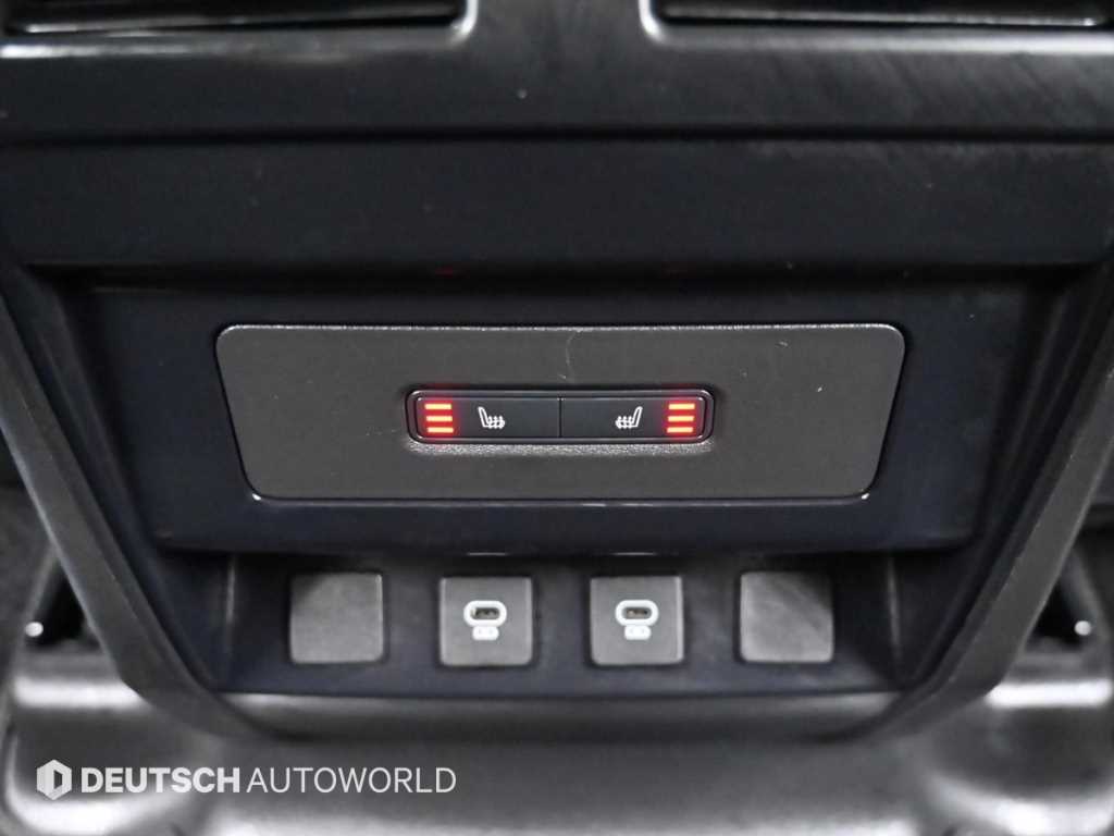 Land Rover Defender — photo 16