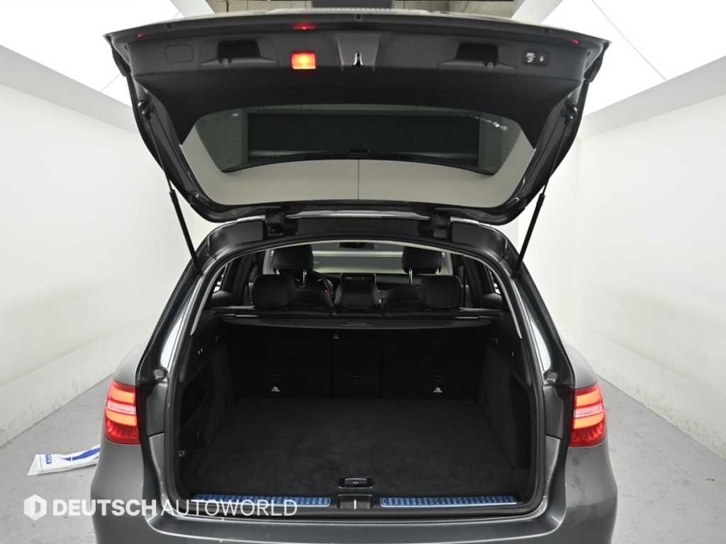 Mercedes-Benz GLC-Class — photo 19