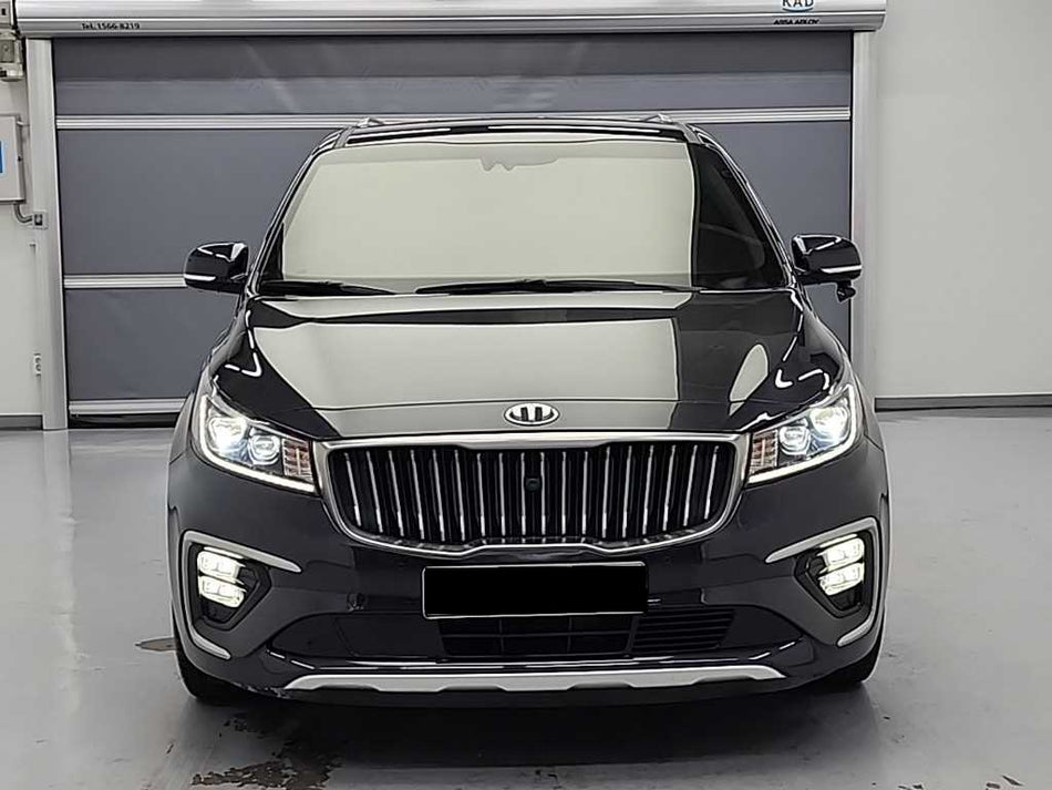 Kia Carnival — photo 01
