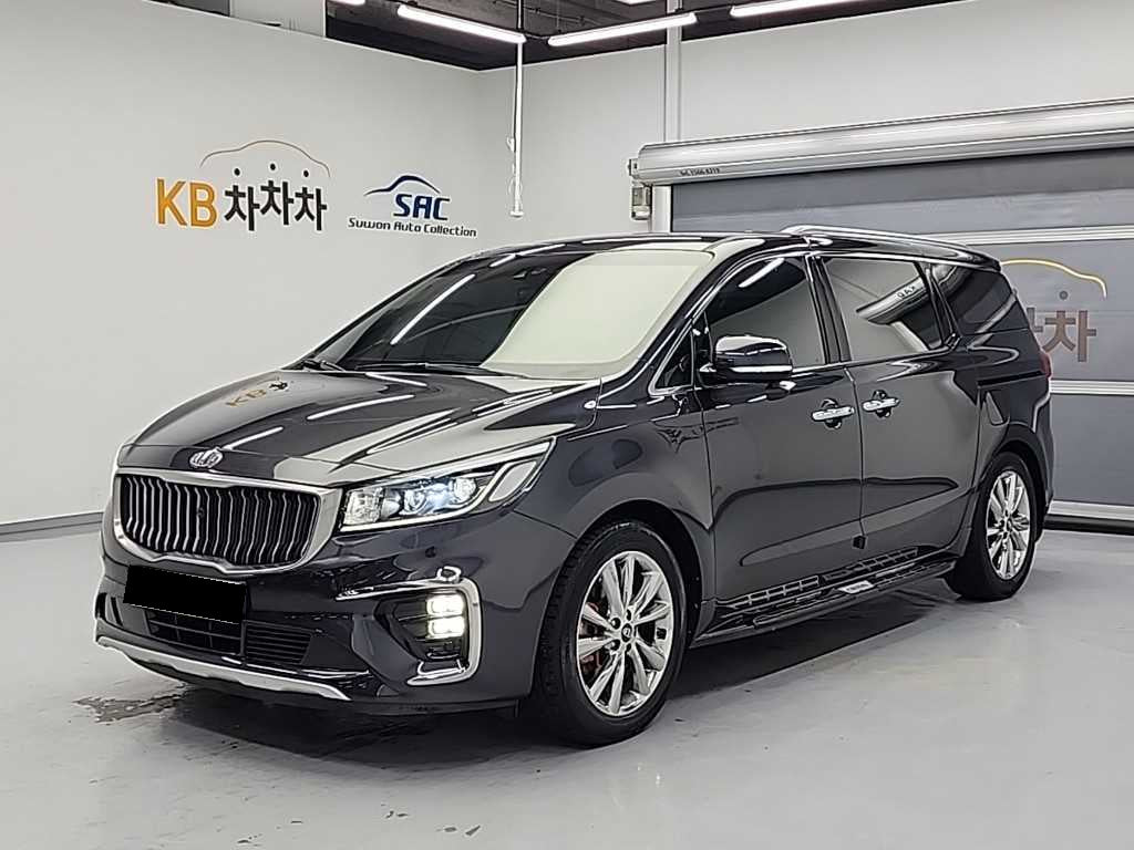 Kia Carnival — photo 02