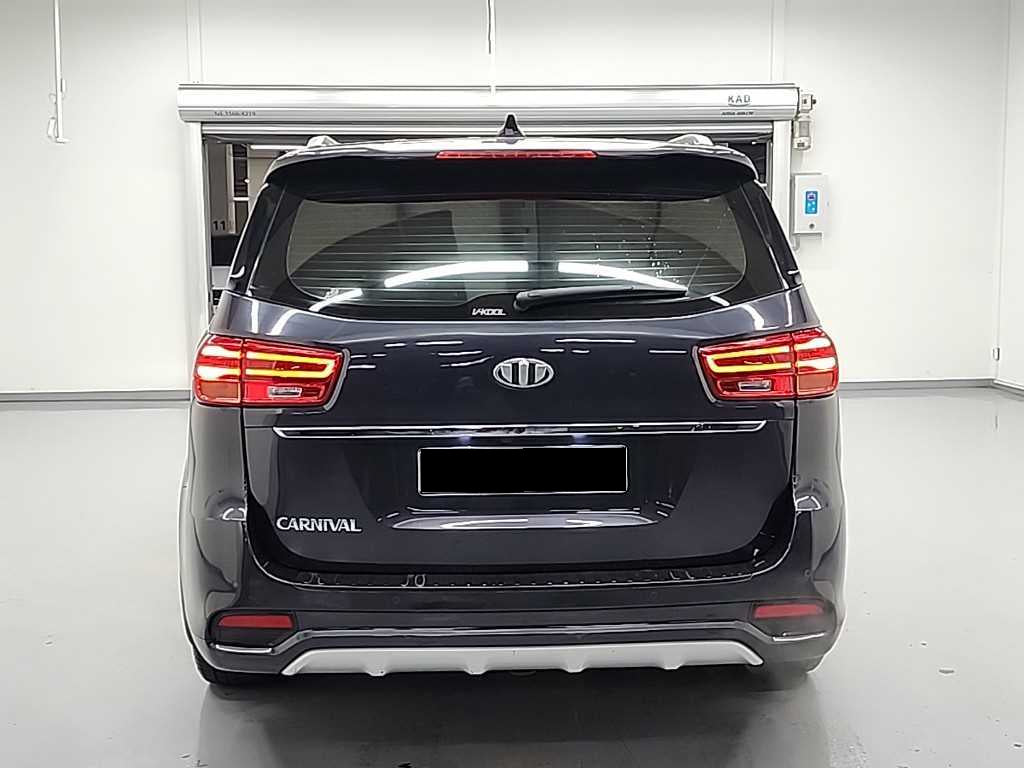 Kia Carnival — photo 03
