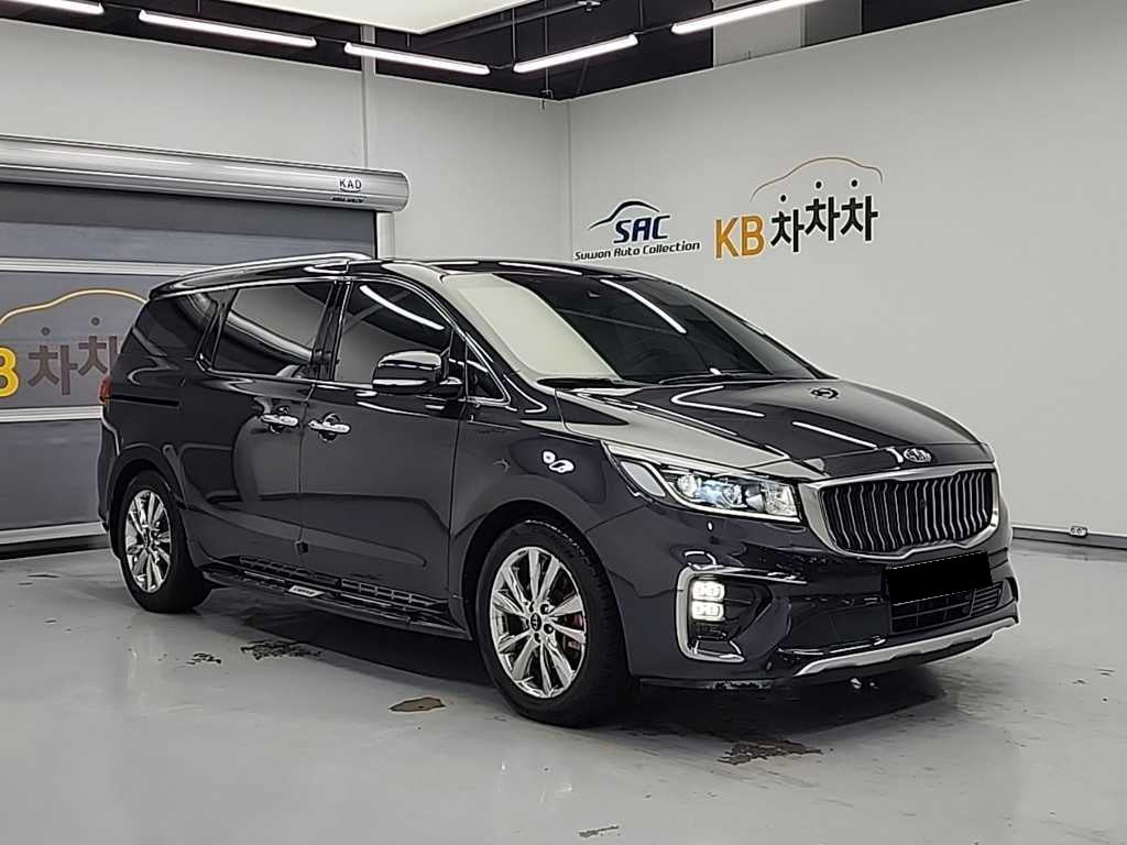 Kia Carnival — photo 04