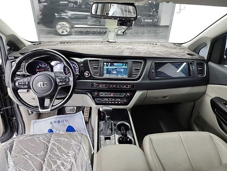 Kia Carnival — photo 07