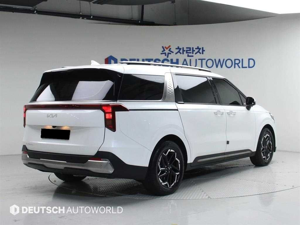 Kia Carnival — photo 02