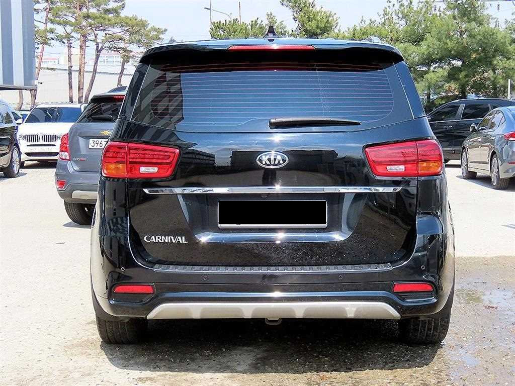 Kia Carnival — photo 04