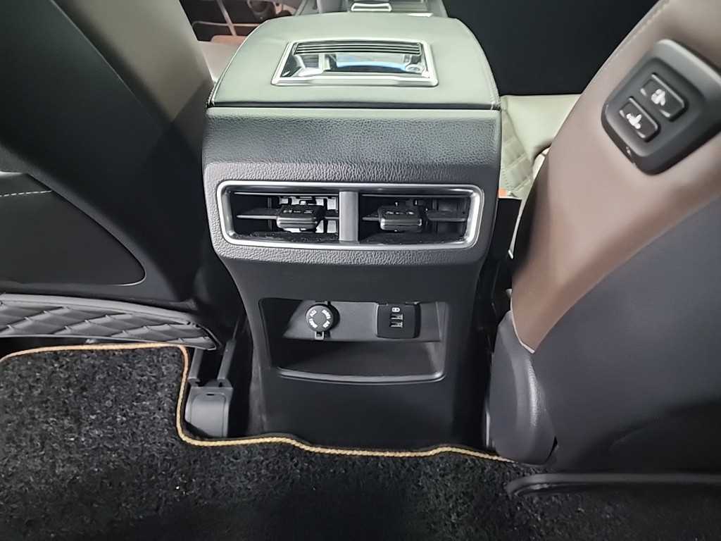KGM Rexton — photo 13