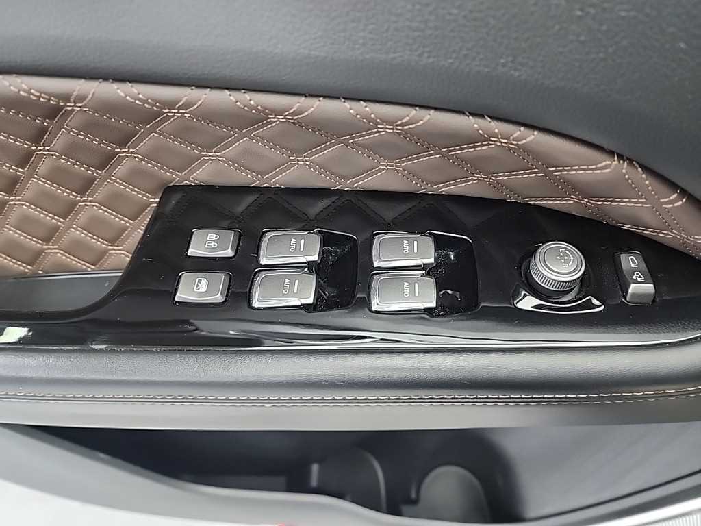 KGM Rexton — photo 18