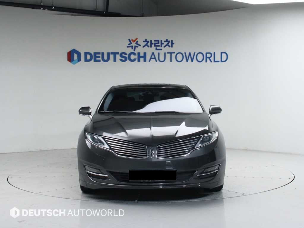 Lincoln MKZ — photo 03