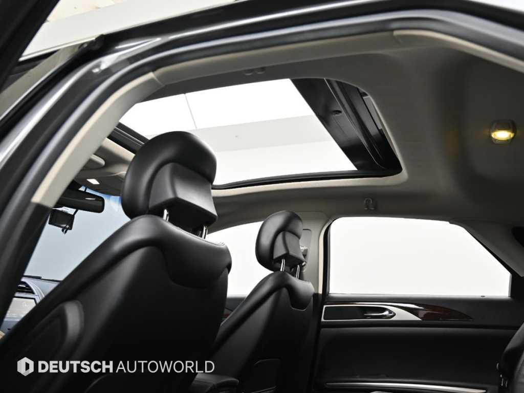 Lincoln MKZ — photo 19