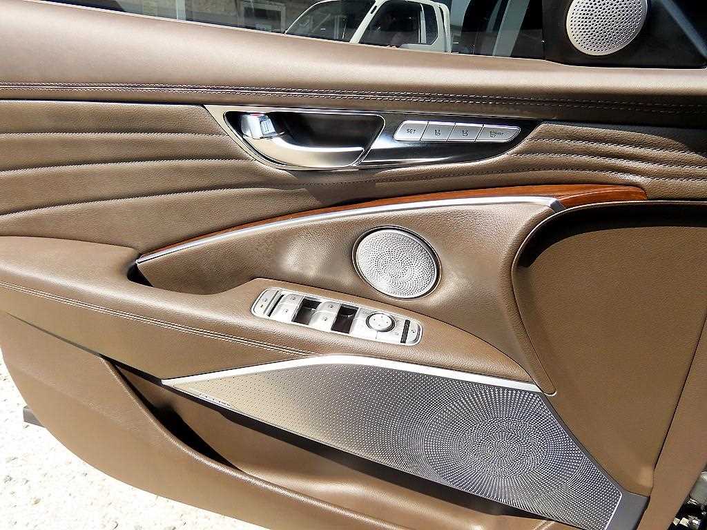 Kia K9 — photo 12