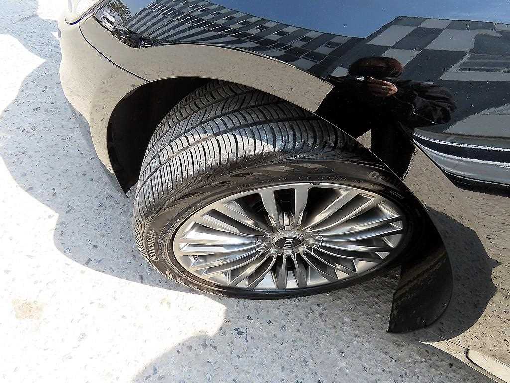 Kia K9 — photo 20