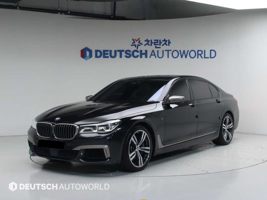 BMW 7-Series — photo 01