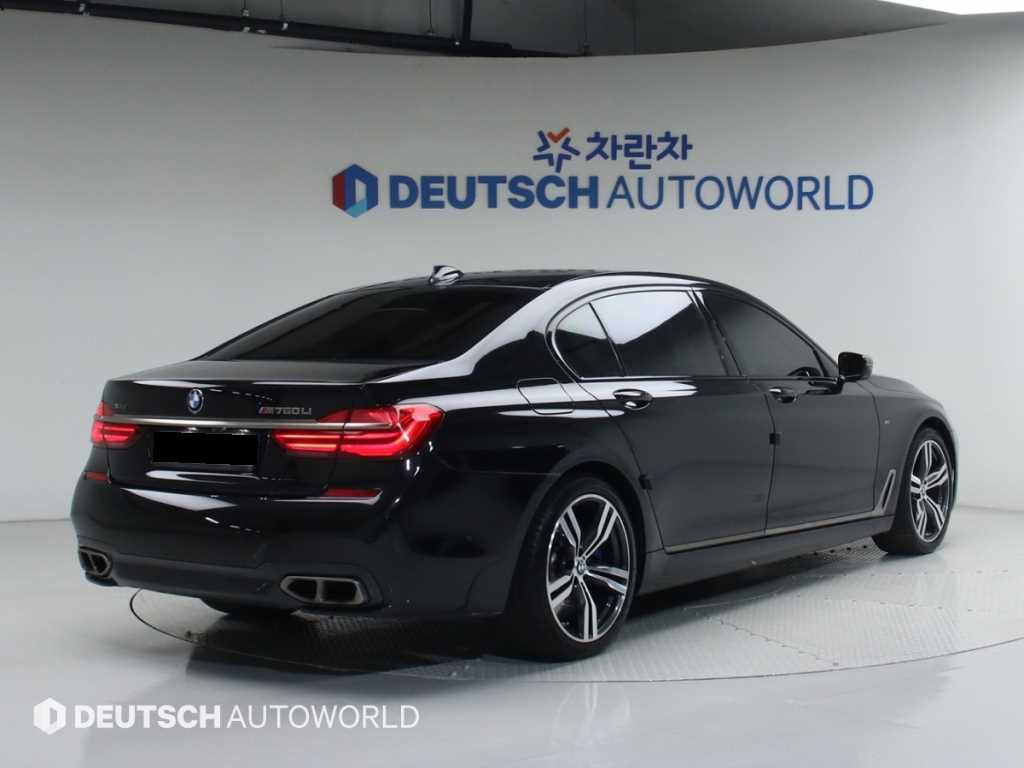 BMW 7-Series — photo 02