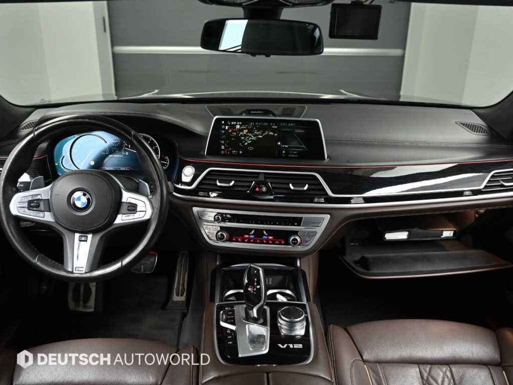 BMW 7-Series — photo 07