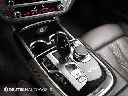 BMW 7-Series — photo 09