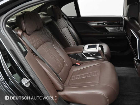 BMW 7-Series — photo 12