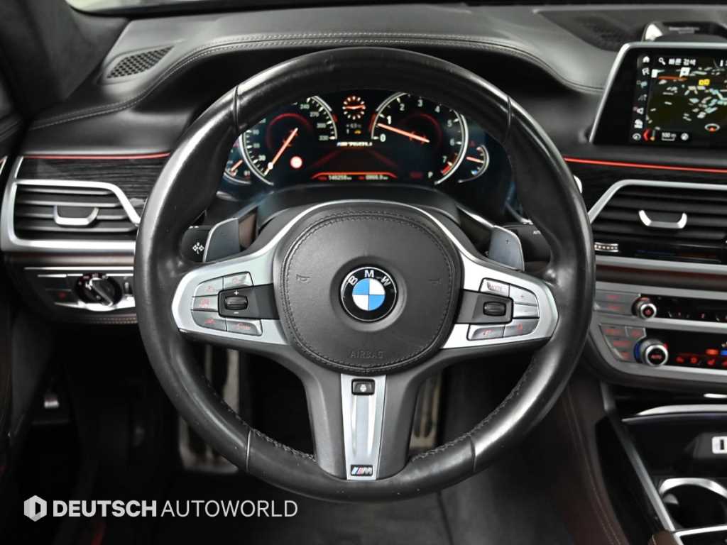 BMW 7-Series — photo 13