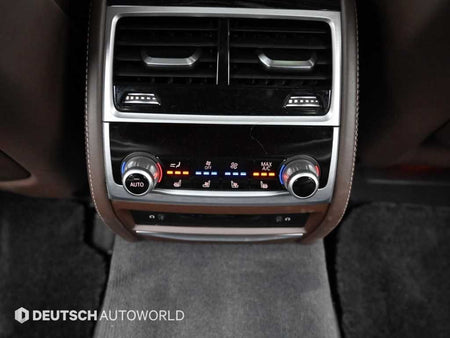 BMW 7-Series — photo 16
