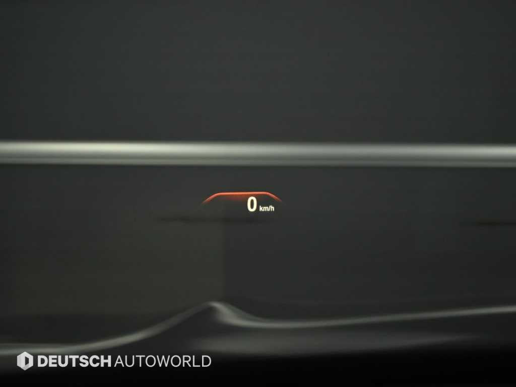 BMW 7-Series — photo 17