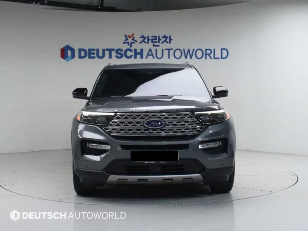 Ford Explorer — photo 03