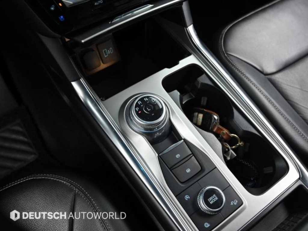 Ford Explorer — photo 09