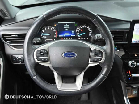 Ford Explorer — photo 13