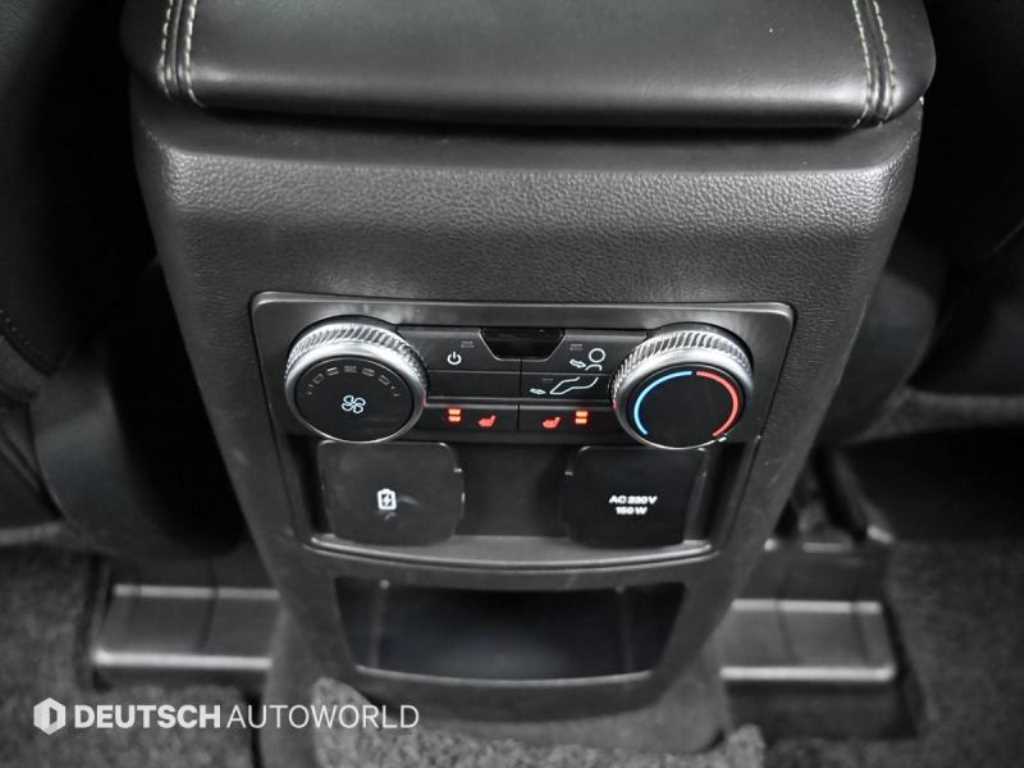 Ford Explorer — photo 16