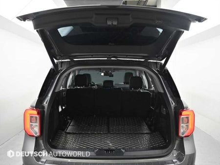 Ford Explorer — photo 19