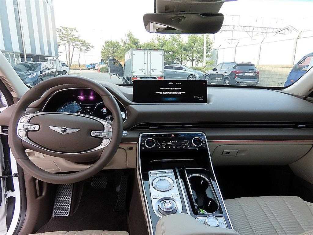 Genesis GV80 — photo 07