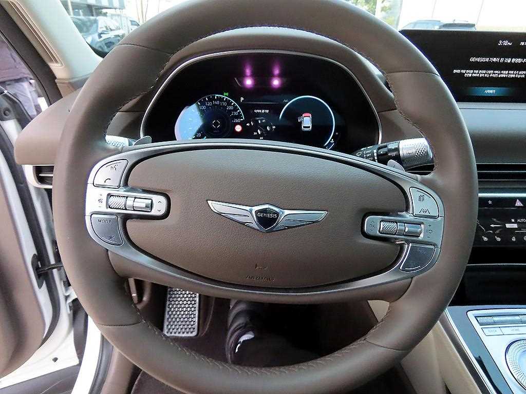 Genesis GV80 — photo 08