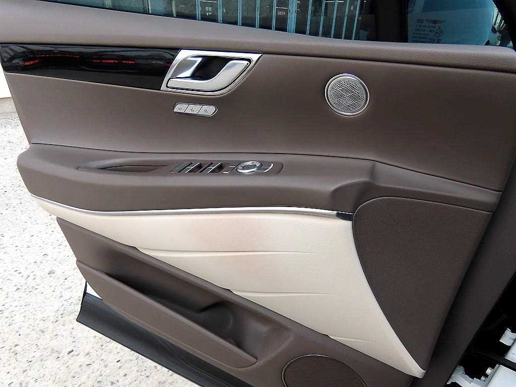 Genesis GV80 — photo 12
