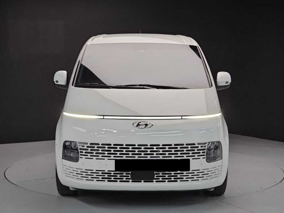 Hyundai Staria — photo 02