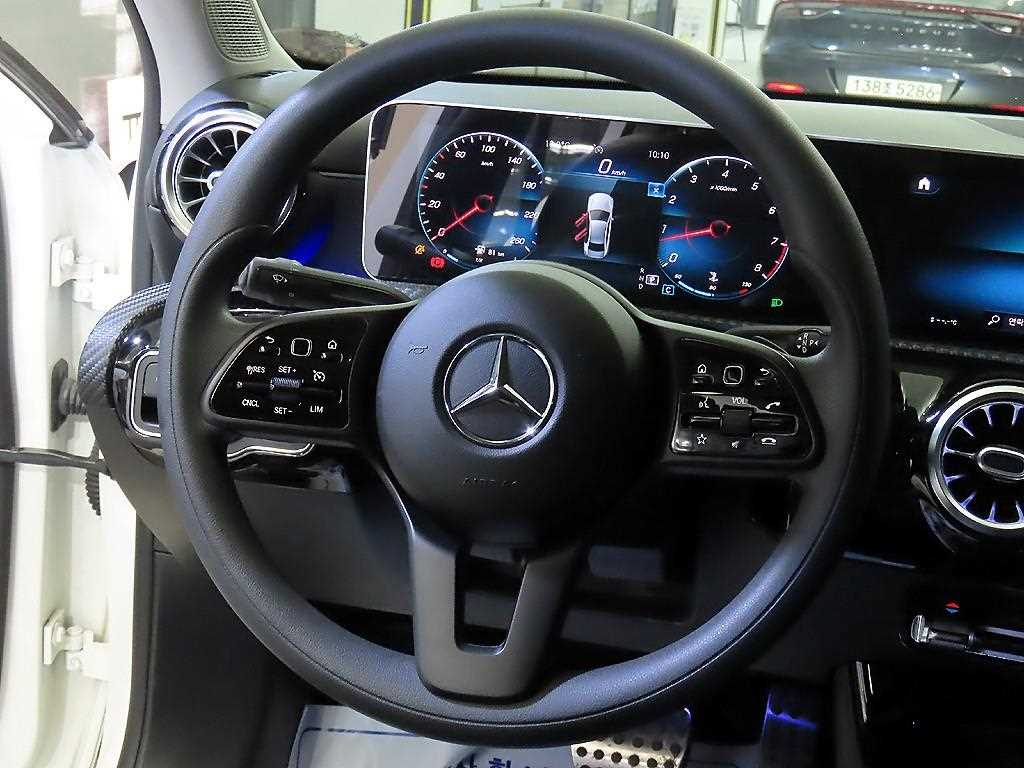 Mercedes-Benz A-Class — photo 08