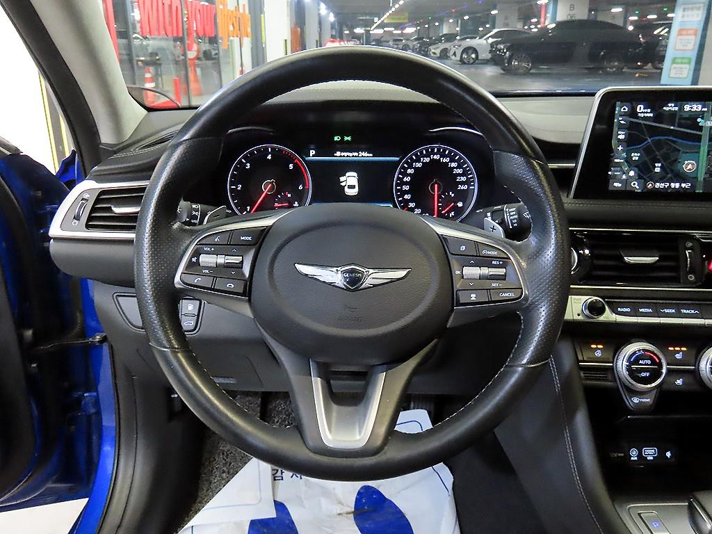 Genesis G70 — photo 08