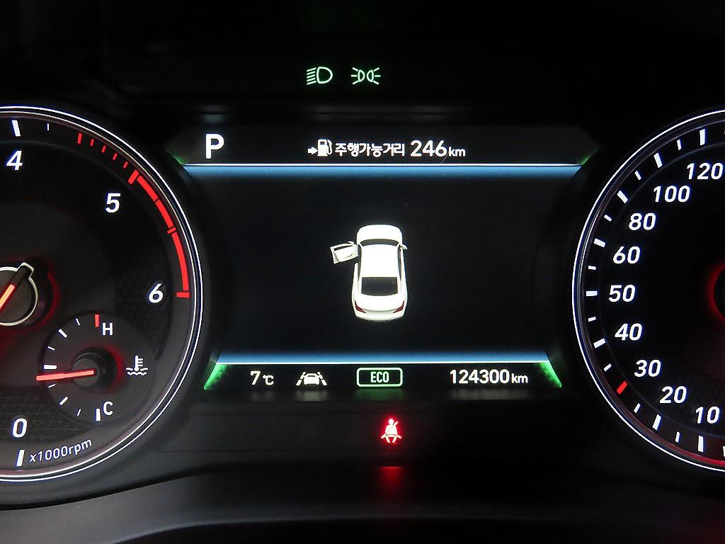 Genesis G70 — photo 09