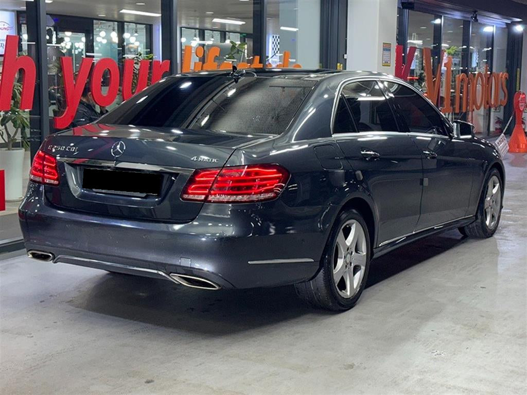 Mercedes-Benz E-Class — photo 04