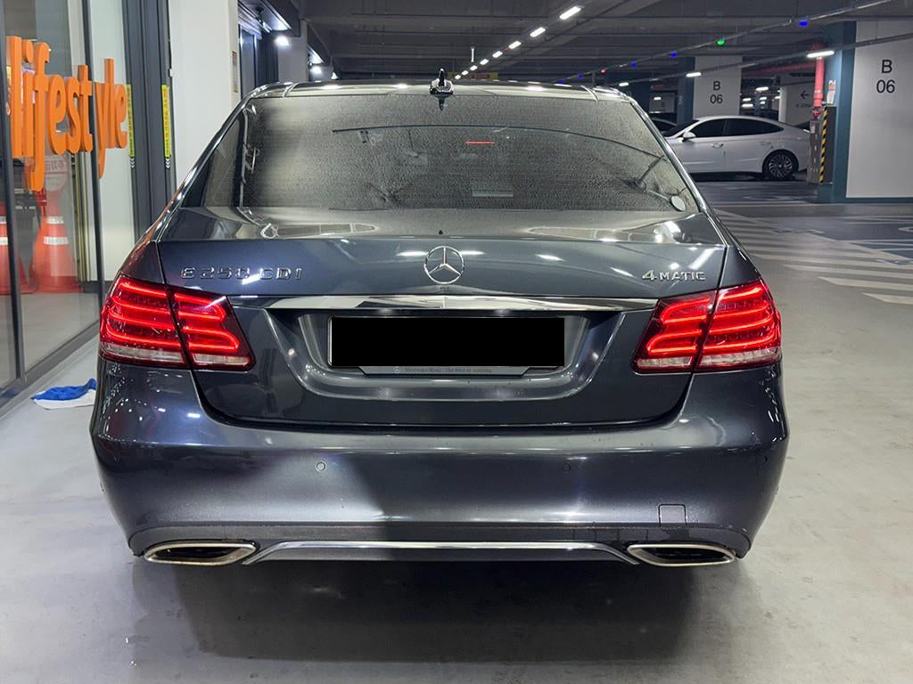 Mercedes-Benz E-Class — photo 05