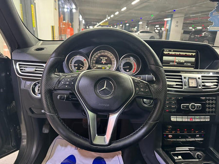 Mercedes-Benz E-Class — photo 08