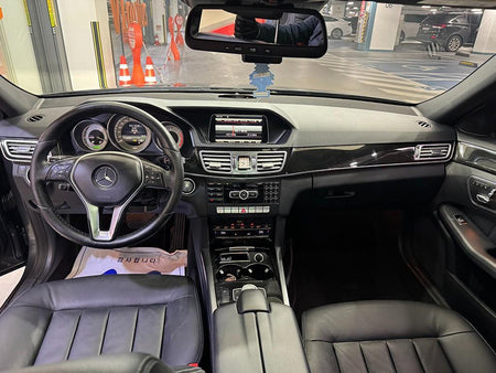 Mercedes-Benz E-Class — photo 11