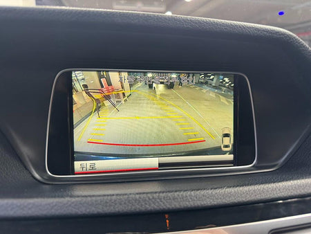 Mercedes-Benz E-Class — photo 17