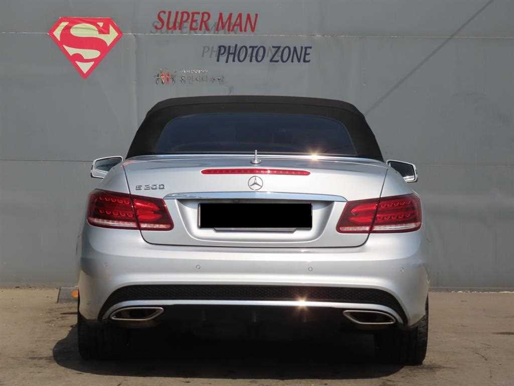 Mercedes-Benz E-Class — photo 04
